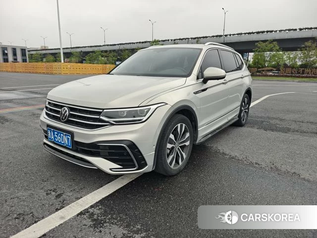 Volkswagen Tiguan L 2021 Серебристо-серый из Китая, фото 3
