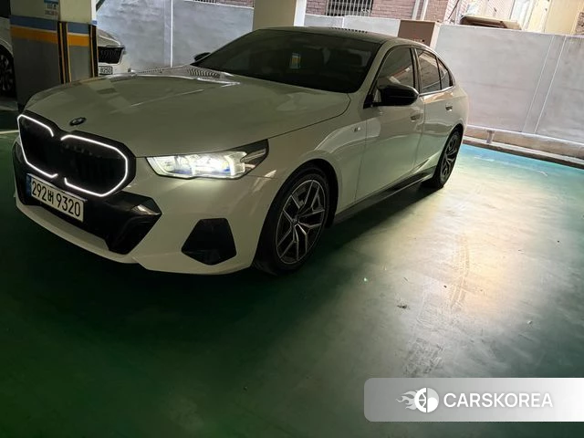 BMW 5 Series (G60) 2024 Белый из Кореи, фото 2