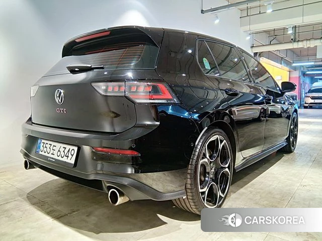 Volkswagen Golf 8th Generation 2025 Черный из Кореи, фото 6