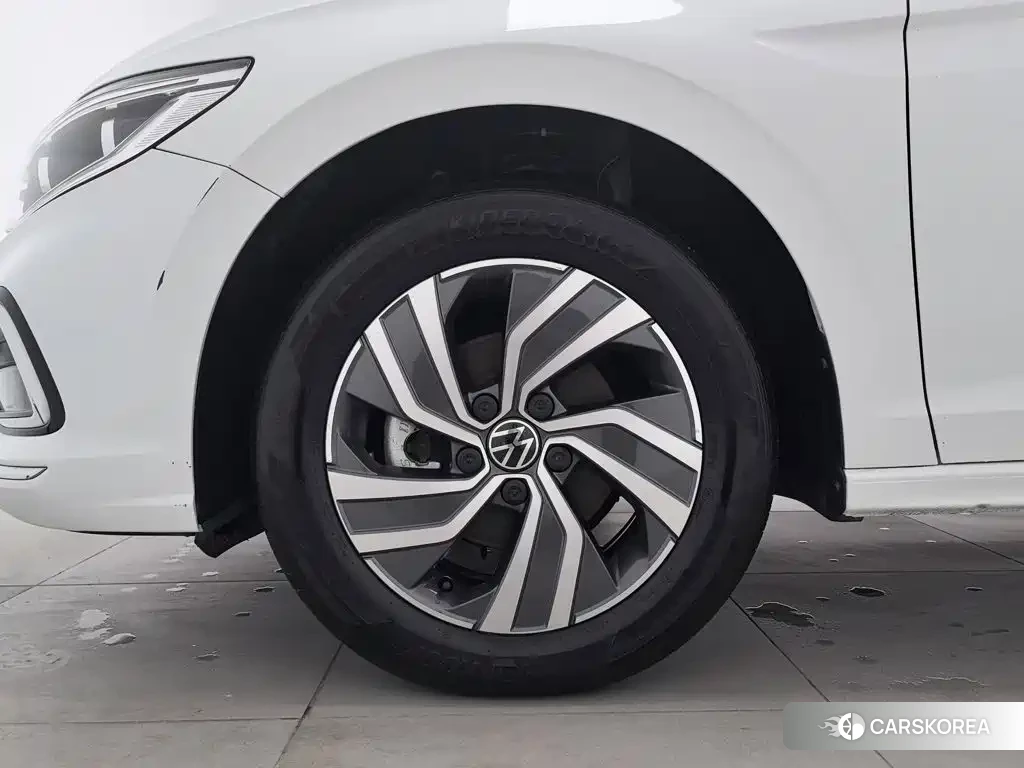 Volkswagen Bora id 4655187 из Китая 12