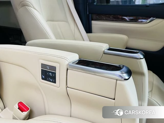 Toyota Elfa id 4359096 из Китая 12