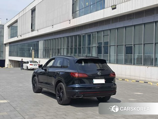 Volkswagen Touareg id 4259743 из Китая 12