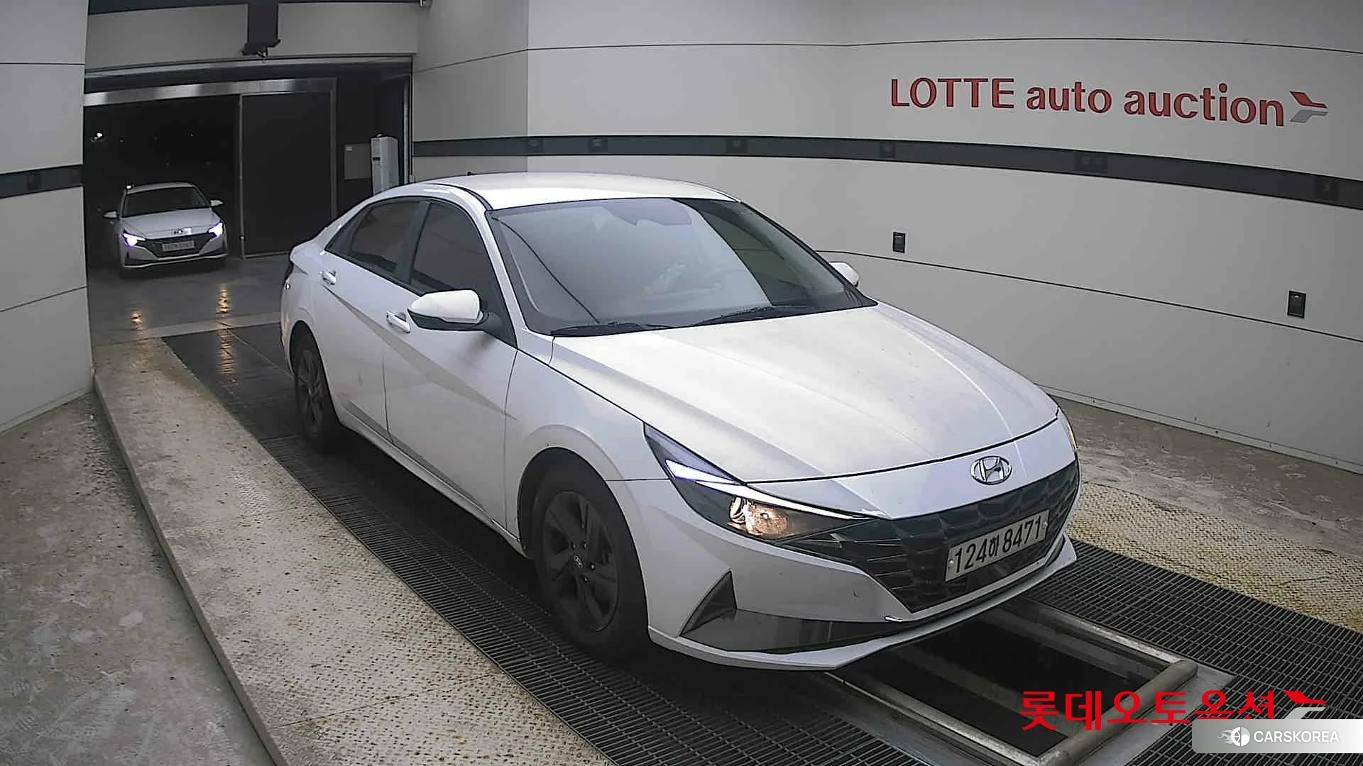 Hyundai Avante Hybrid id 4902383 из Кореи 12