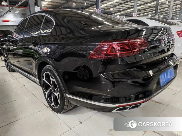 Volkswagen Magotan 2024 Черный из Китая, фото 2
