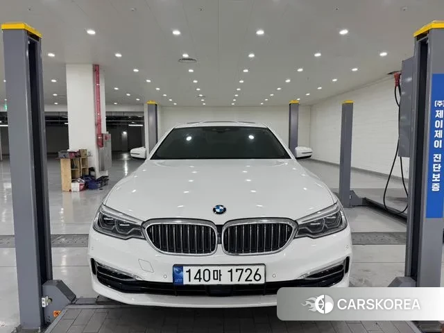 BMW 5 Series (G30) 2020 Белый из Кореи, фото 2