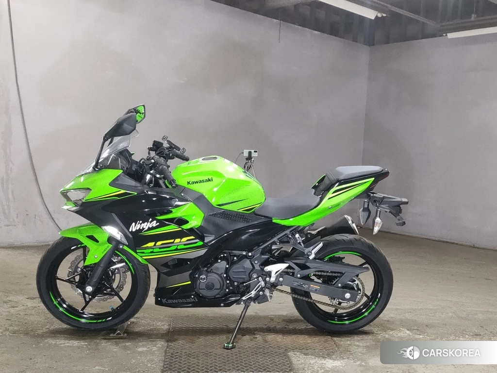 Проданный Kawasaki NINJA 400 2019 из Японии, фото 2