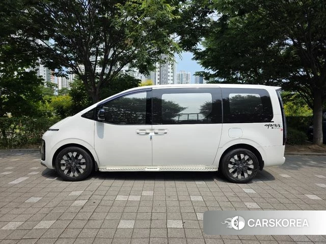 Hyundai Staria 2025 Белый из Кореи, фото 4