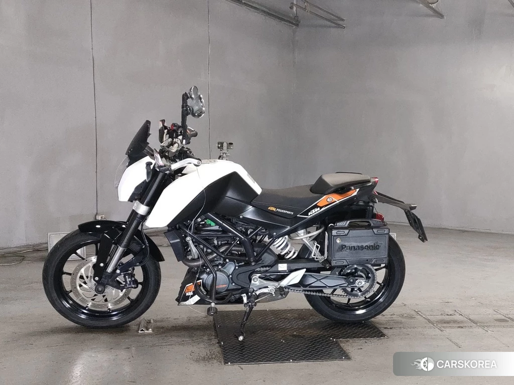 Проданный KTM 200 DUKE 2013 из Японии, фото 2