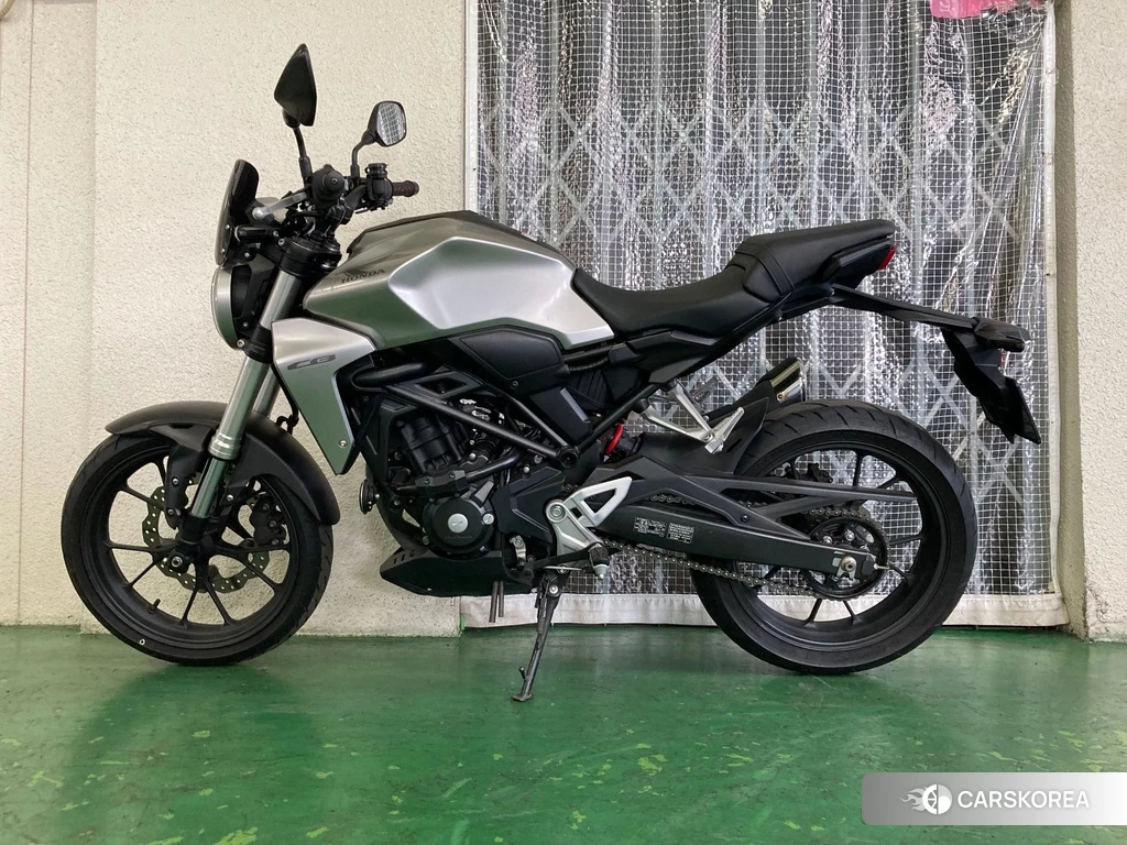 Проданный Honda CB250R 2018 из Японии, фото 2