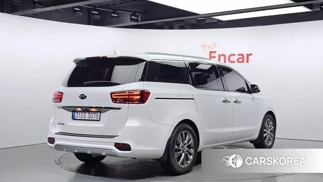 Kia The New Carnival id 3033878 из Кореи 12