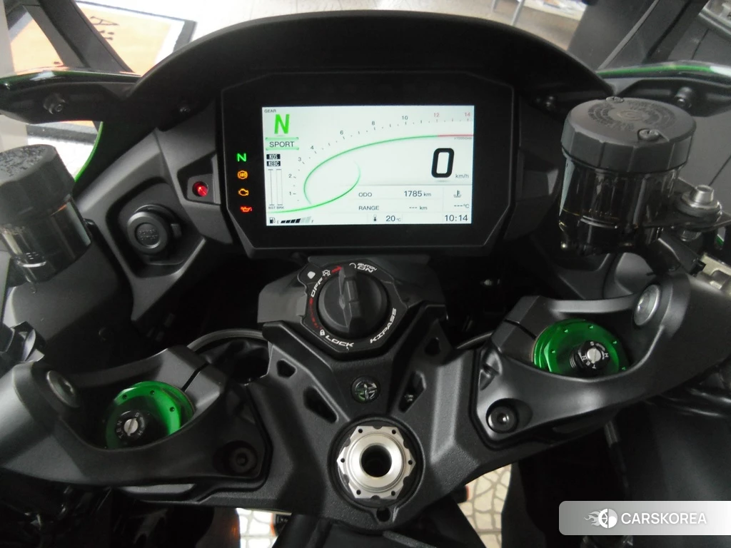Проданный Kawasaki NINJA H2 SX SE 2023 из Японии, фото 2
