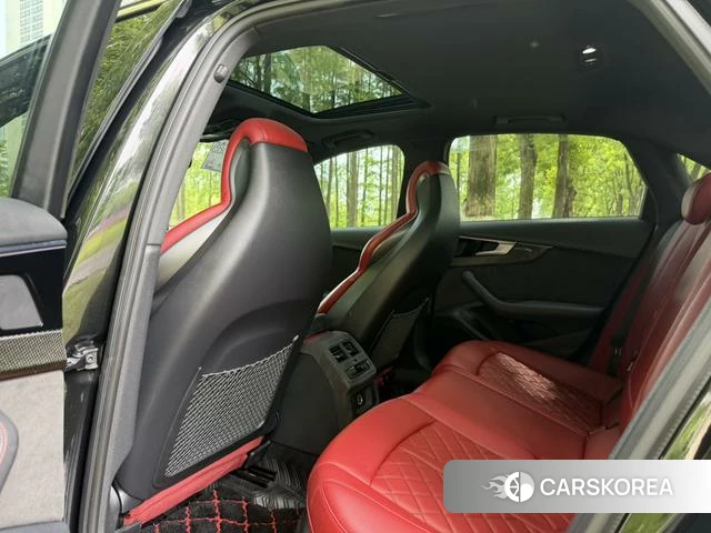 Audi S4 2021 Черный из Китая, фото 3