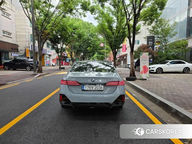 BMW 5 Series (G60) id 4571406 из Кореи 9