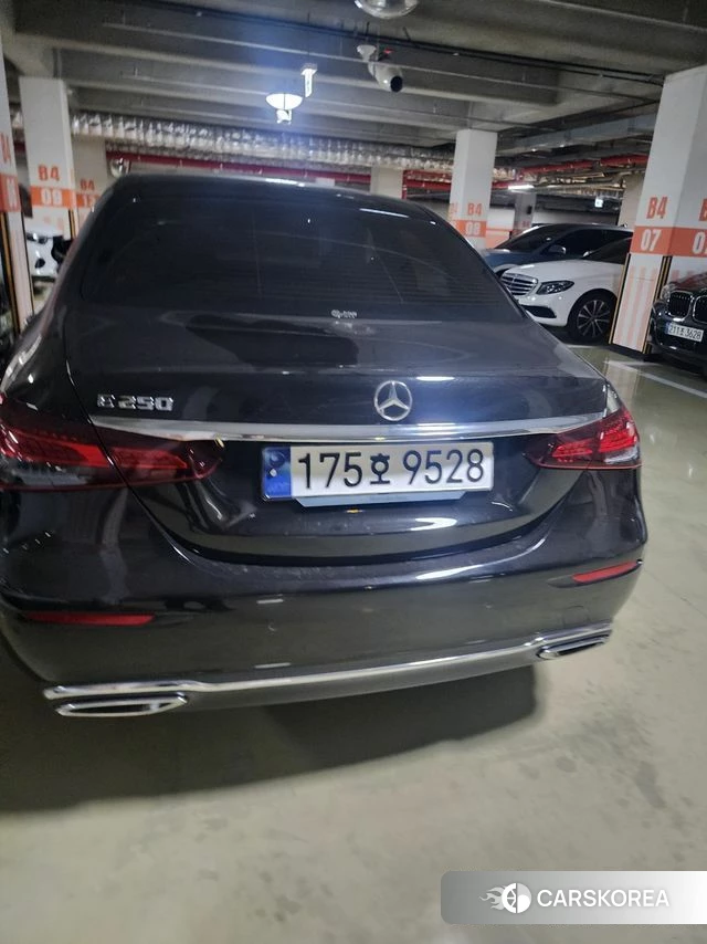 Mercedes-Benz E-Class W213 2023 Черный из Кореи, фото 2