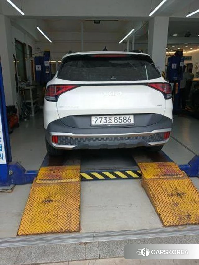 Kia Sportage 5th Generation Hybrid 2021 Белый из Кореи, фото 2