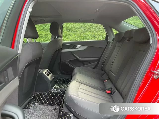 Audi A4L 2018 Красный из Китая, фото 2