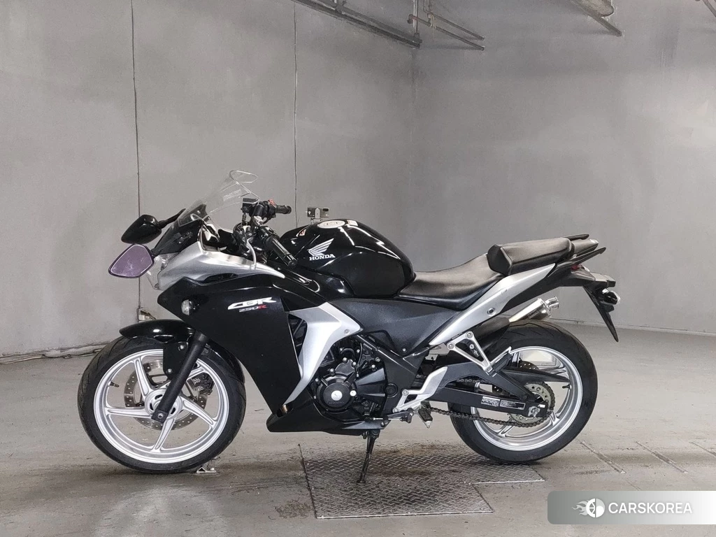 Проданный Honda CBR250R 2011 из Японии, фото 2