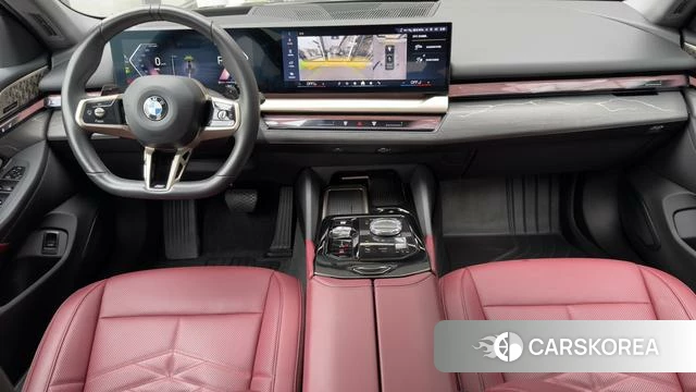 BMW 5 series 2025 Черный из Китая, фото 2