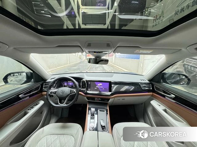 Volkswagen Tourang 2021 Черный из Китая, фото 2