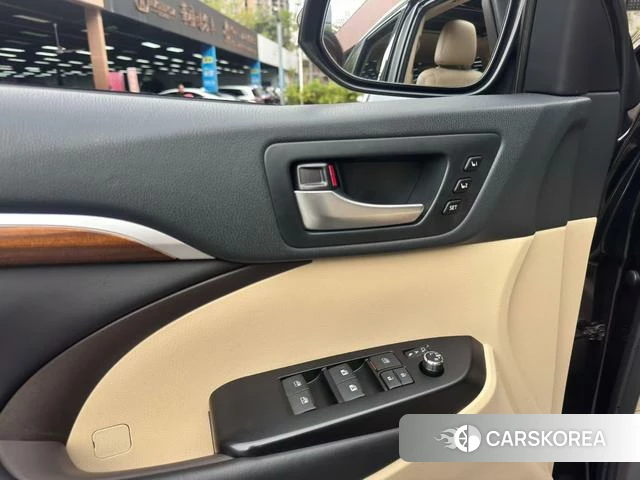 Toyota Highlander id 3890767 из Китая 8