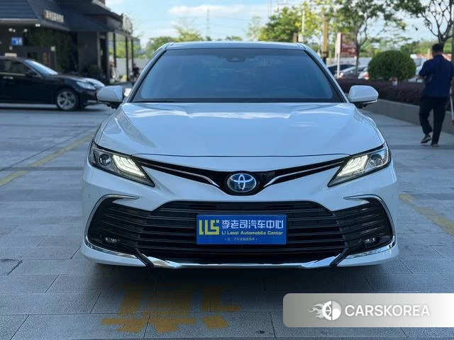 Toyota Camry 2023 Белый из Китая, фото 2