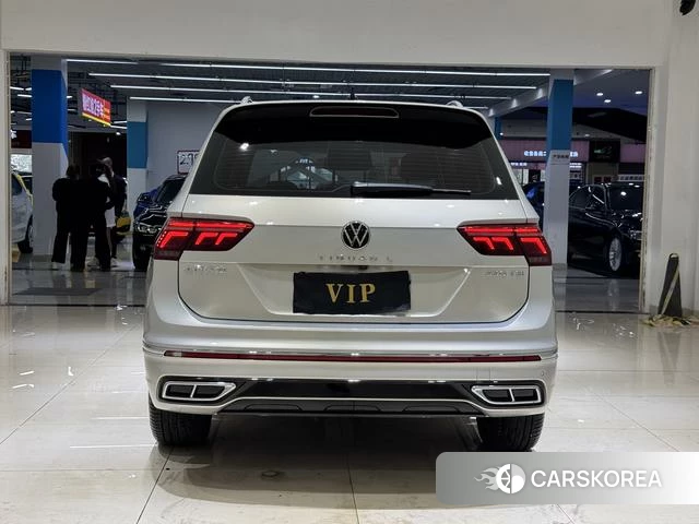 Volkswagen Tiguan L 2022 Серебристо-серый из Китая, фото 5