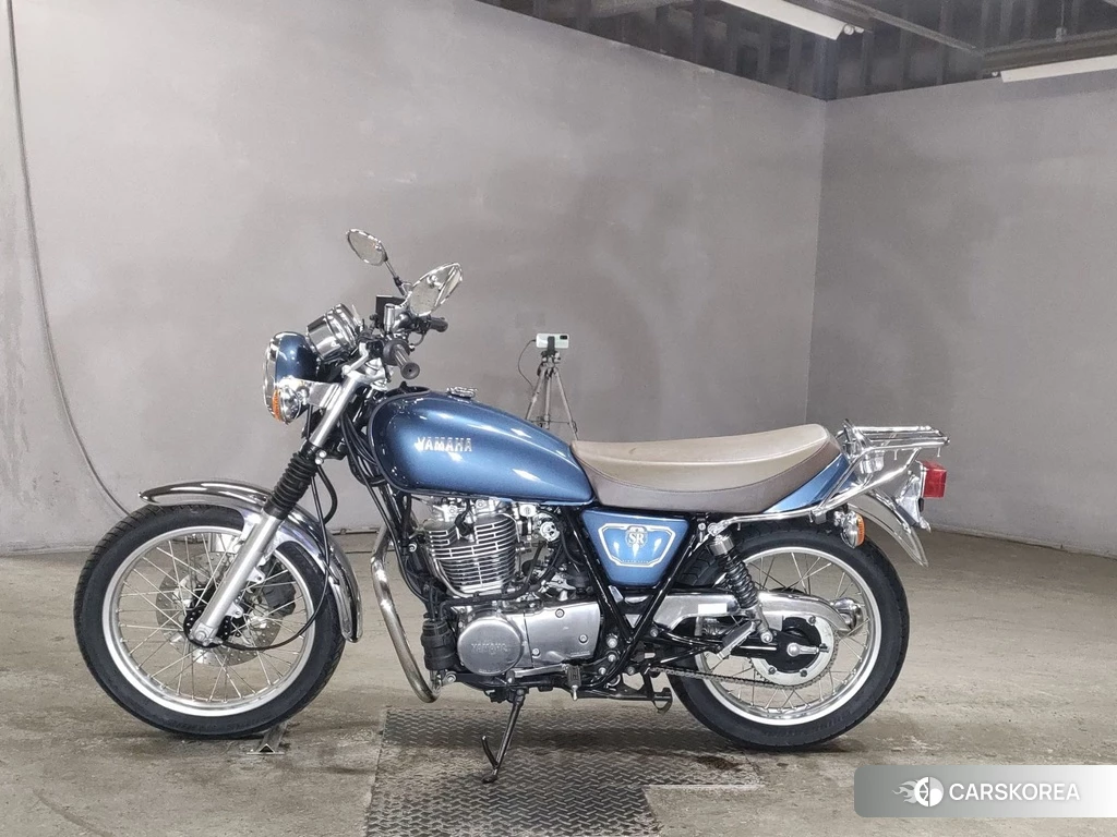 Проданный Yamaha SR 400 2019 из Японии, фото 2