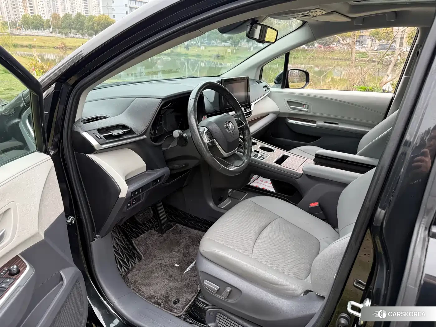Toyota Sienna id 4577852 из Китая 9