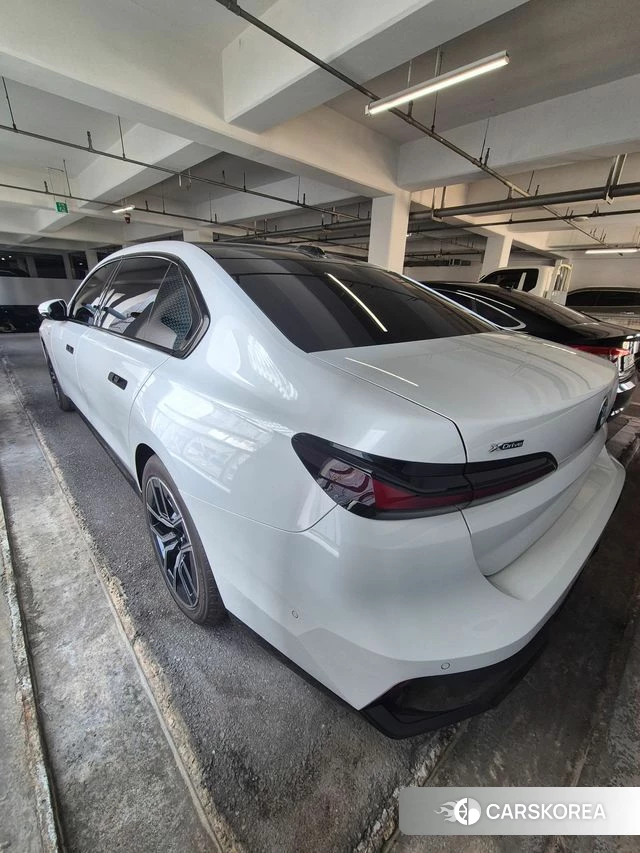 BMW 7 Series (G70) 2024 Белый из Кореи, фото 2