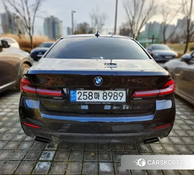 BMW 5 Series (G30) 2022 Черный из Кореи, фото 2