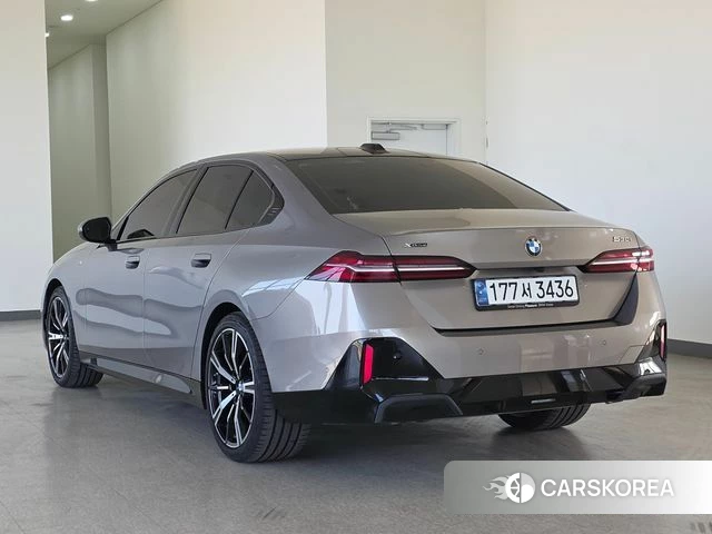 BMW 5 Series (G60) id 4206492 из Кореи 12