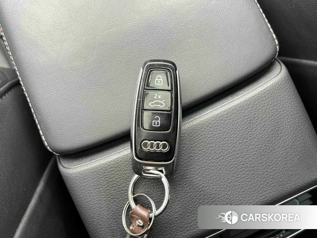 Audi A6L id 4290473 из Китая 12