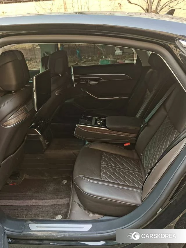 Audi A8 2024 Черный из Китая, фото 2