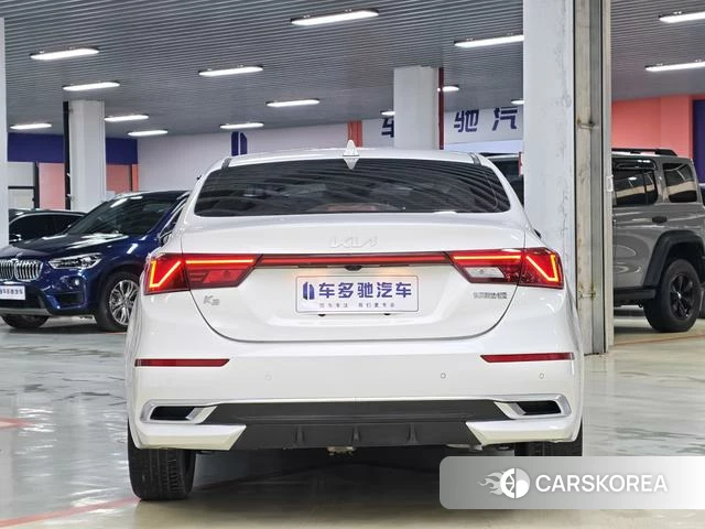Kia K3 2023 Белый из Китая, фото 2