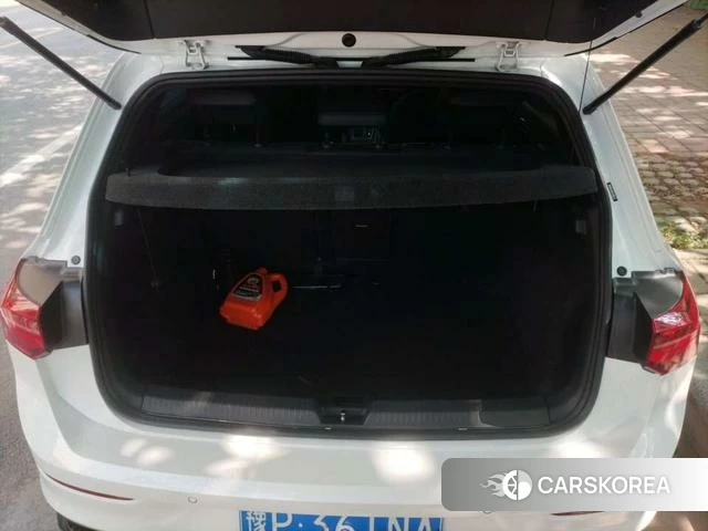 Volkswagen Golf 2023 Белый из Китая, фото 5