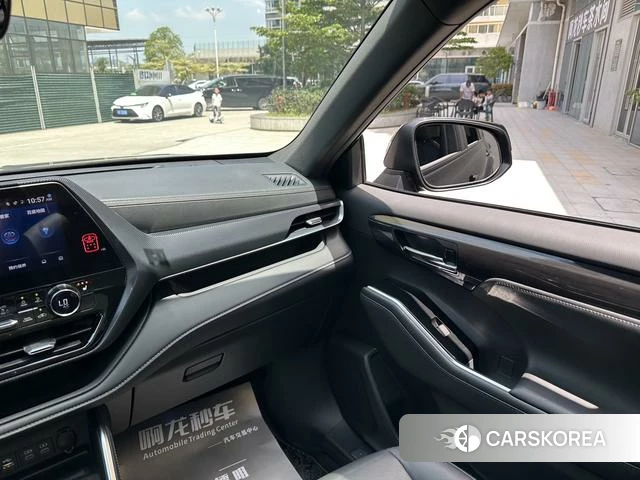 Toyota Crown Lufang id 4220911 из Китая 12
