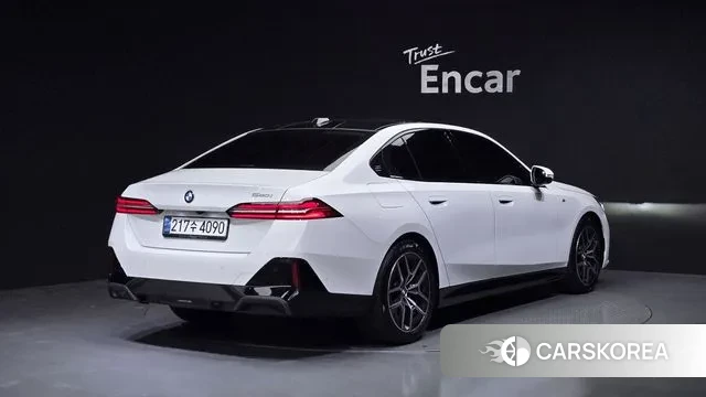 BMW 5 Series (G60) id 3016112 из Кореи 12