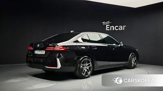 BMW 5 Series (G60) id 3457104 из Кореи 12