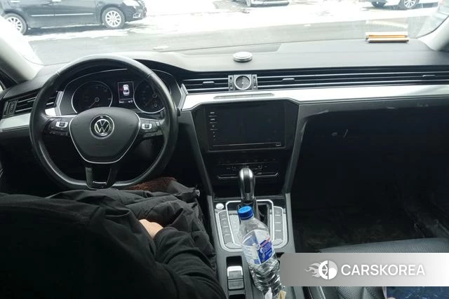 Volkswagen Magotan PHEV id 4328772 из Китая 9