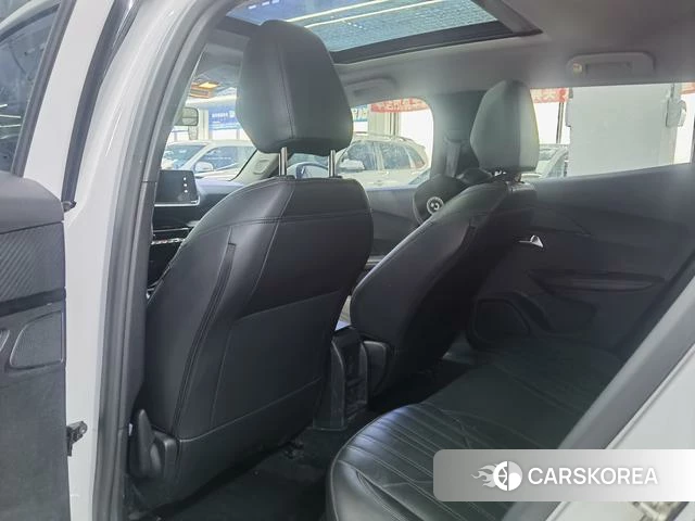 Peugeot 2008 2022 Белый из Китая, фото 3
