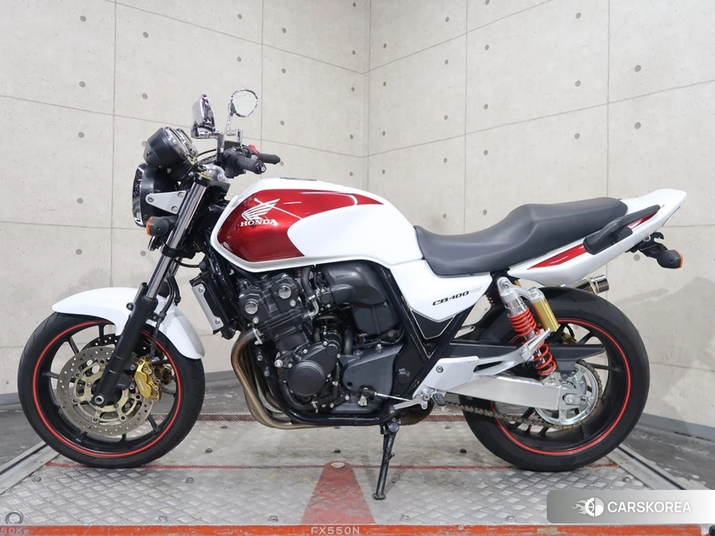 Проданный Honda CB400SF 2016 из Японии, фото 2