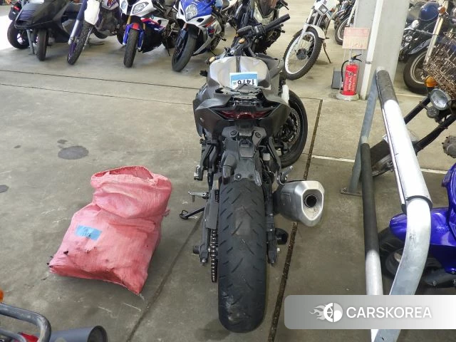 Kawasaki ZX-4R SE id 4191943 из Японии 12