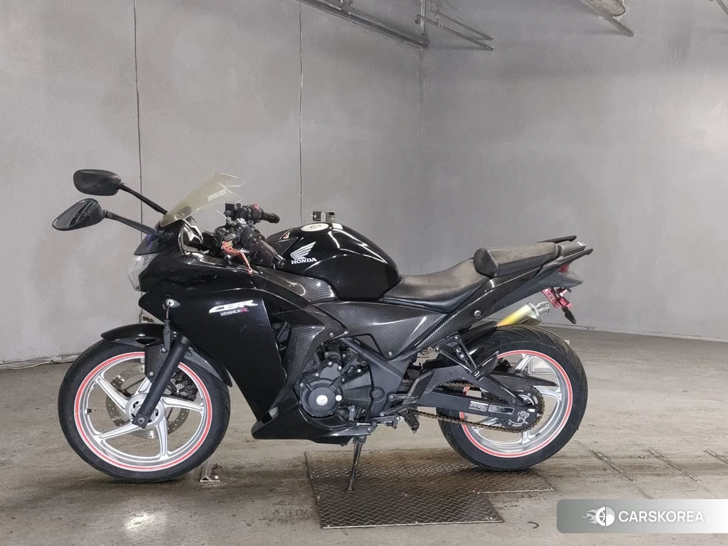 Проданный Honda CBR250R 2011 из Японии, фото 2