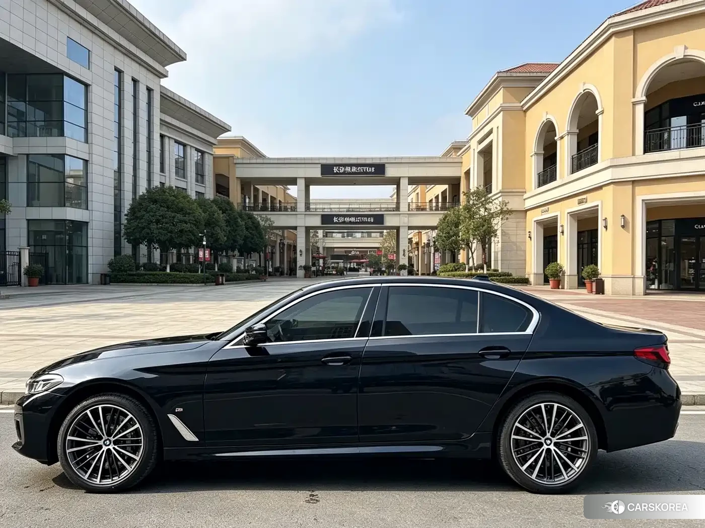 BMW 5 series 2021 Черный из Китая, фото 2