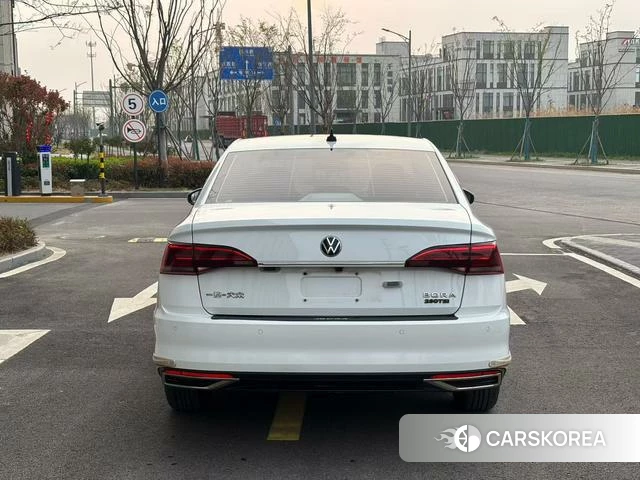 Volkswagen Bora 2022 Белый из Китая, фото 2