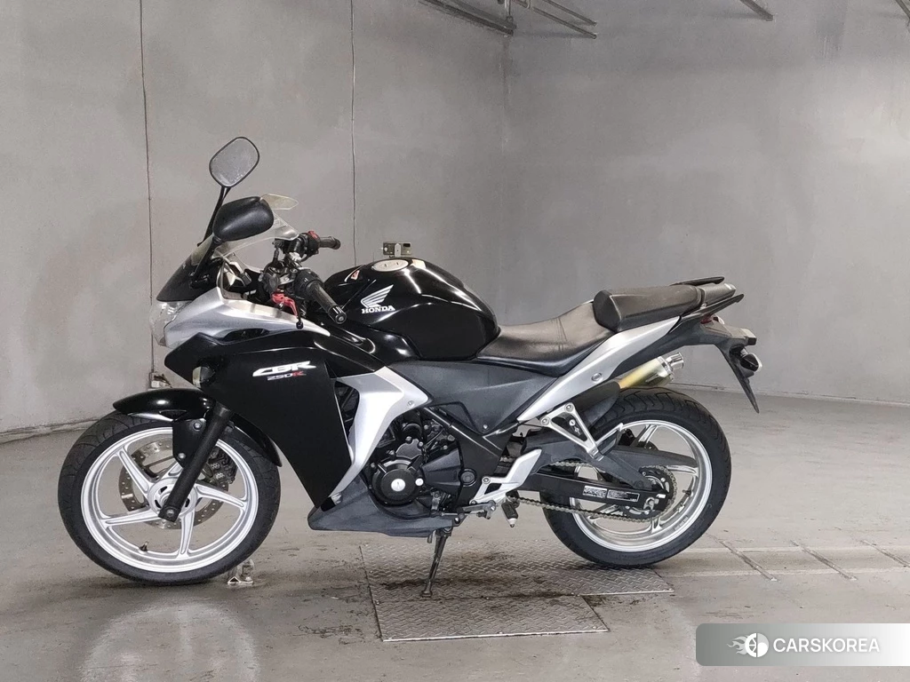 Проданный Honda CBR250R 2011 из Японии