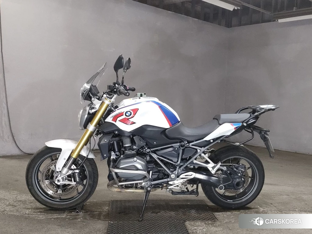 Проданный BMW R1200R 2016 из Японии