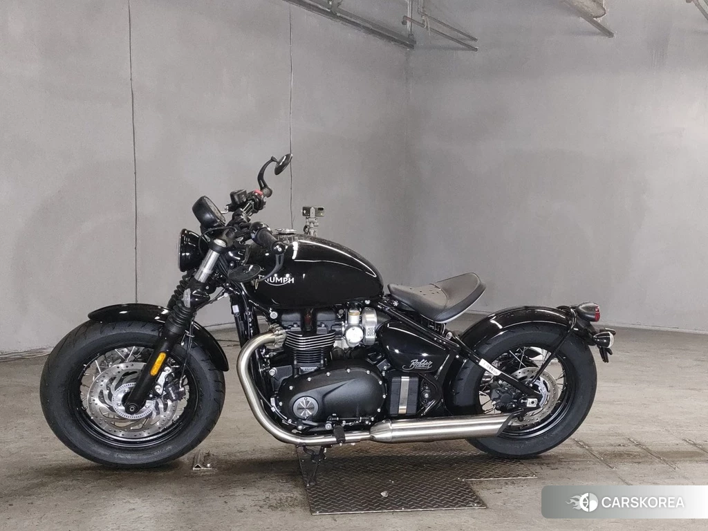 Проданный Triumph BONNEVILLE BOBBER 2024 из Японии, фото 2