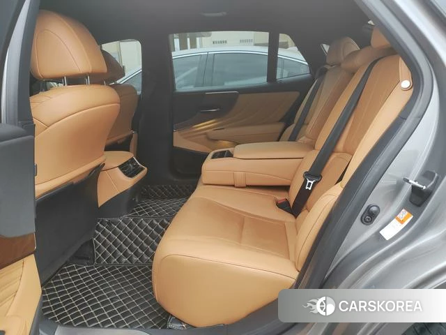 Lexus LS id 4261867 из Китая 12