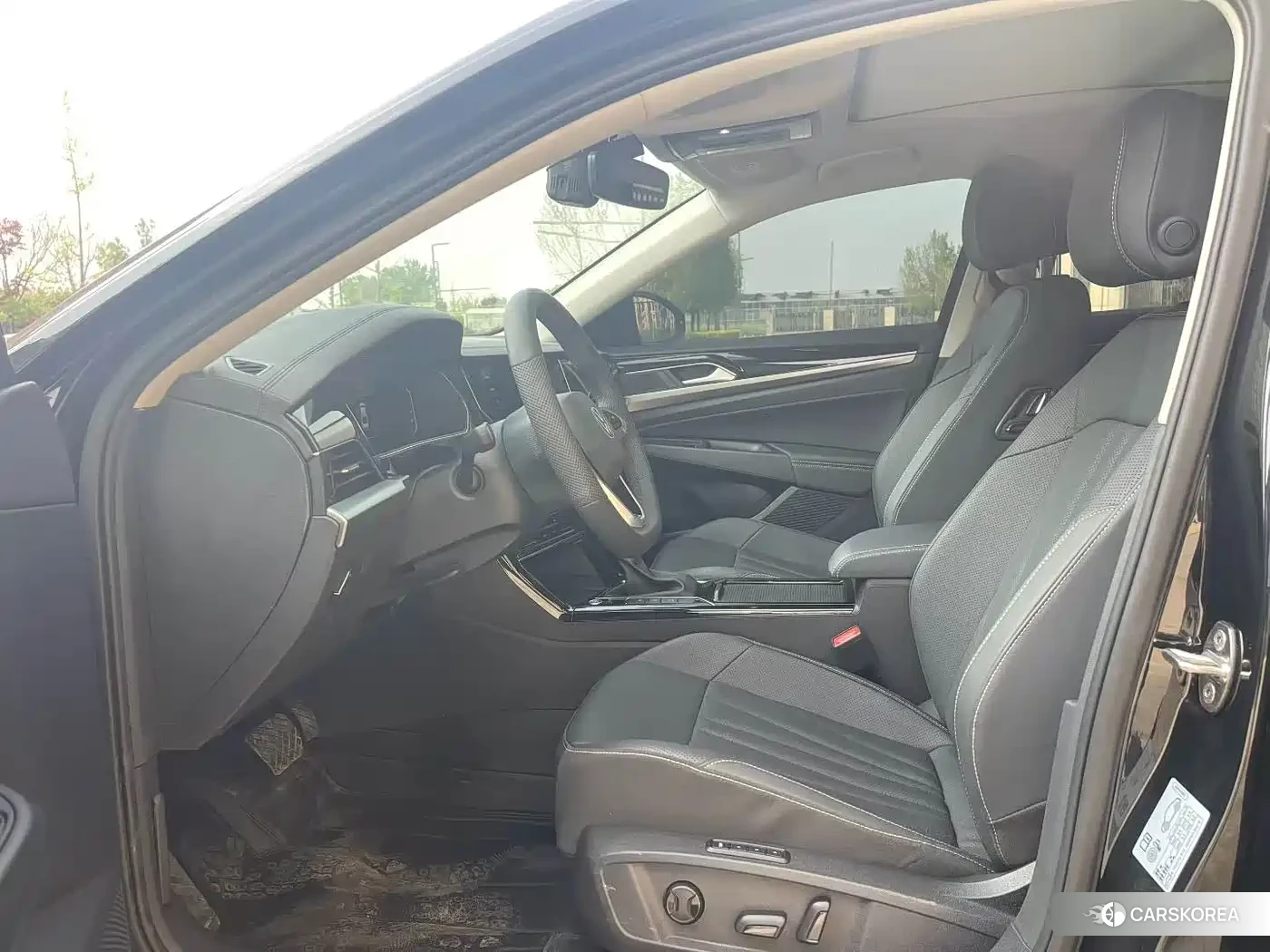 Volkswagen Passat 2025 Черный из Китая, фото 2
